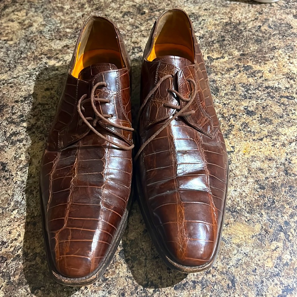 Mezlan platinum 11 For man asking 500  pay over 1100 and super great condition